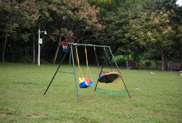 ブランコ ぶらんこ 屋外 遊具 鉄棒 大型遊具 組み立て簡単 耐荷重200kg 大人 子供 お庭ブランコ 子供用 幼児用 アウトドア 滑り止め 安心  自宅 家 家庭用 防水 誕生日 子供おもちゃ プレゼント クリスマス 子供の日  組み立て対応可 シート交換可